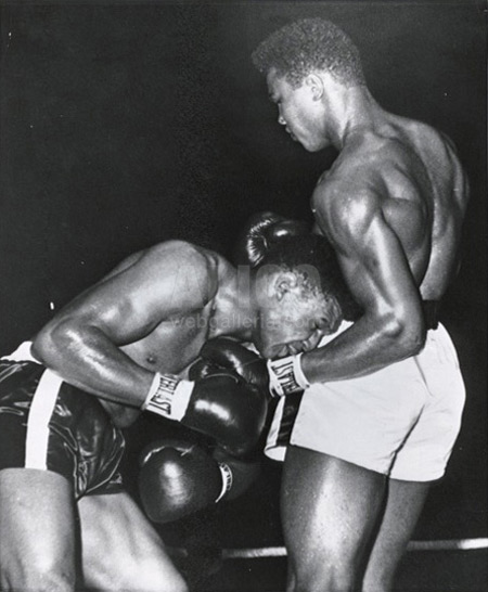 Cassius Clay / Alonzo Johnson Black/White Press Photo